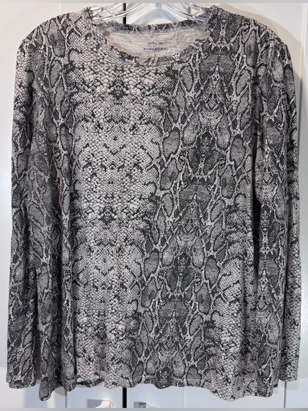 Banana Republic Malibu Tee L Snakeskin Print Long Sleeve Cotton Modal Top